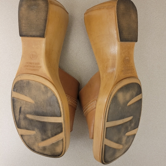 Merona, Size 8.5 Tan Mules/Clogs - Picture 5 of 5